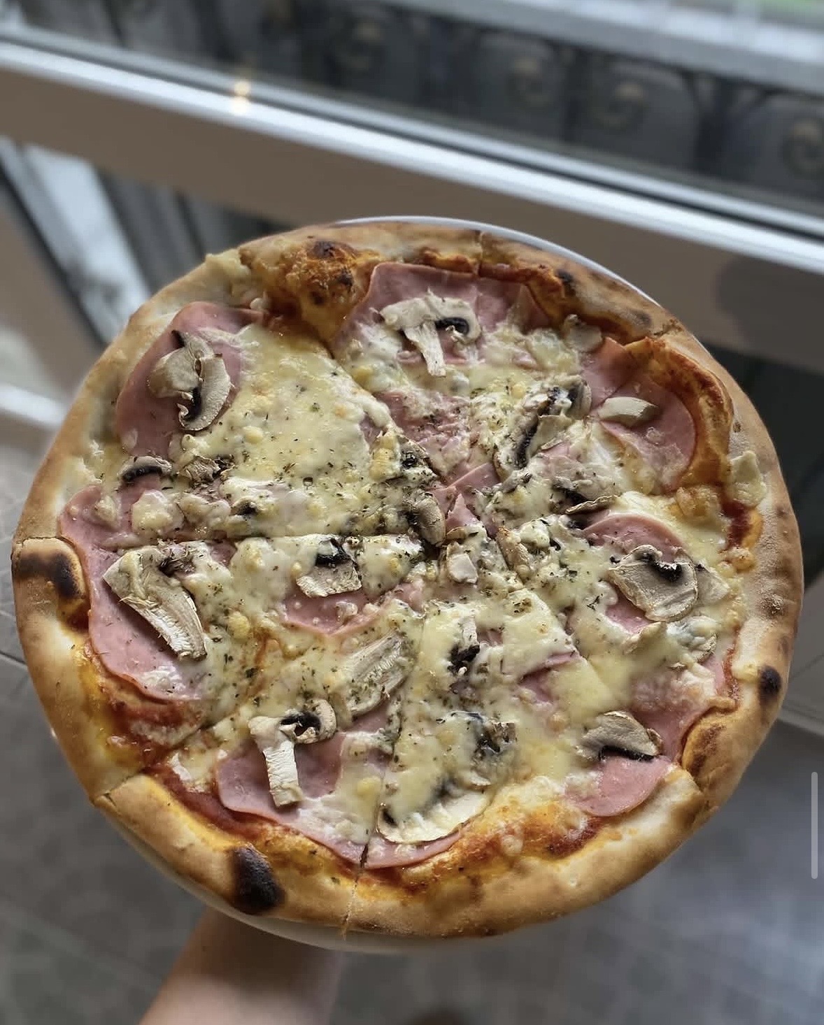 Pizza Capricciosa iz Megi Dea